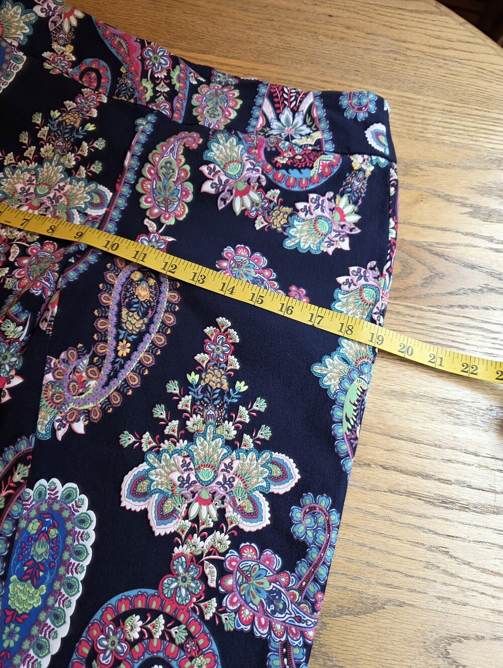 Zac & Rachel Paisley Capri Pants Navy Blue Straight Leg Pull On Stretch Size 12 - Picture 9 of 13